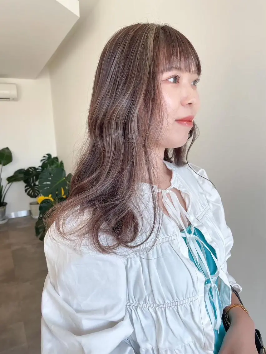 セミロング カラー 透明感カラー うる艶/ハイトーン 🎀hina🎀のヘアスタイル