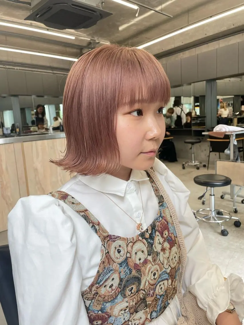 ショート カラー ヘアカラー トリートメント インナーカラー 推し ブリーチ  髪質改善のヘアスタイル