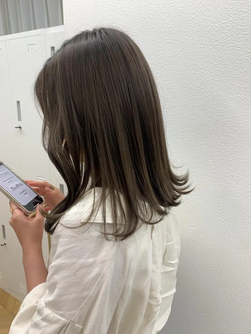 ミディアム カラー cirrus🕊 山縣あかりのヘアスタイル