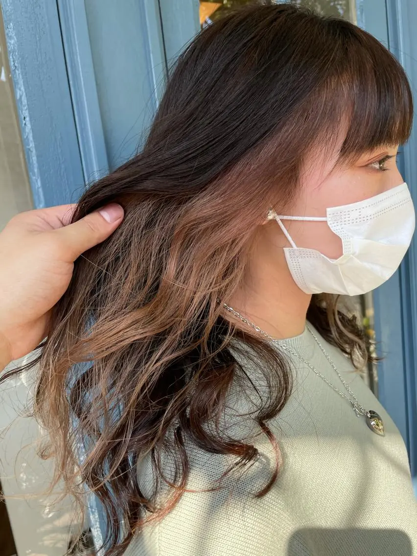 セミロング ブリーチ毛矯正.髪質 改善.髪にドラマをのヘアスタイル
