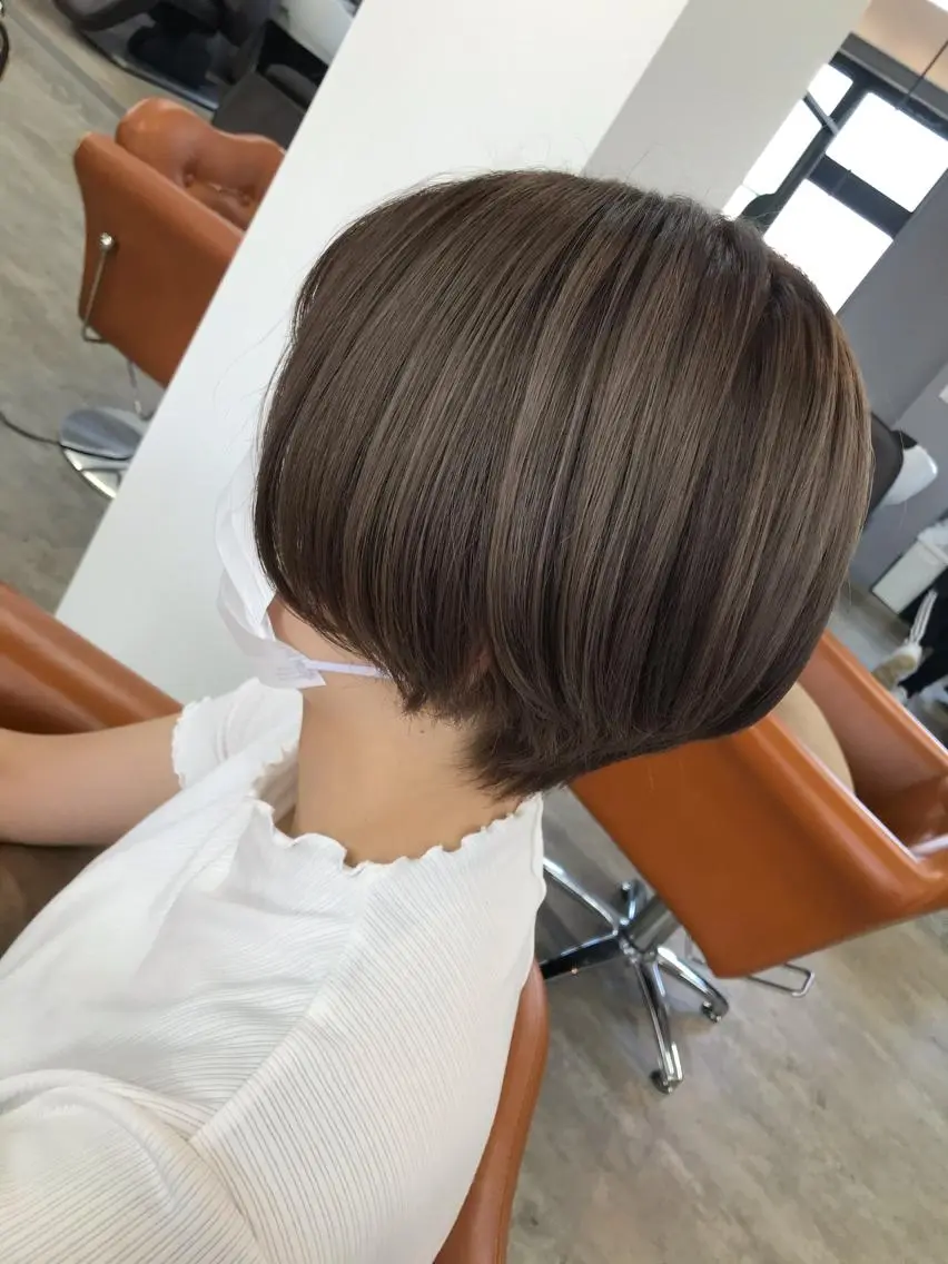 ショート カラー ダブルカラー グレージュ ミルクティーグレージュ ヘアカラー (産休中)磯野 風香 ReCharme新保のヘアスタイル