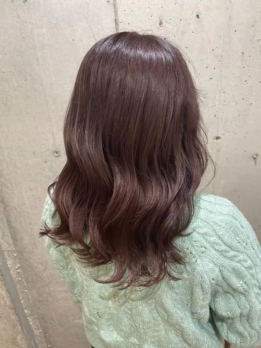 セミロング カラー ヘアアレンジ ラベンダーカラー ヘアカラー 山本 愛永のヘアスタイル