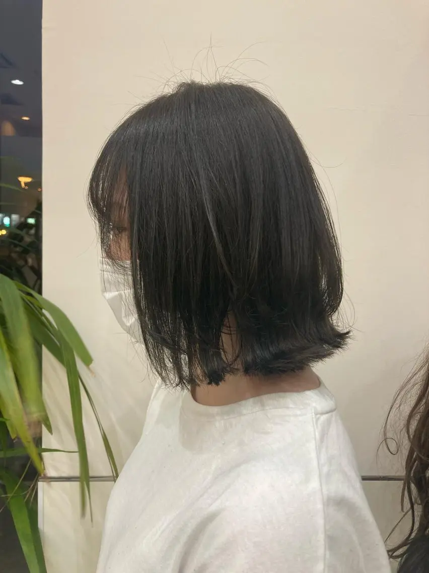 ミディアム ボブ ショート・透明感 カラーconomiのヘアスタイル