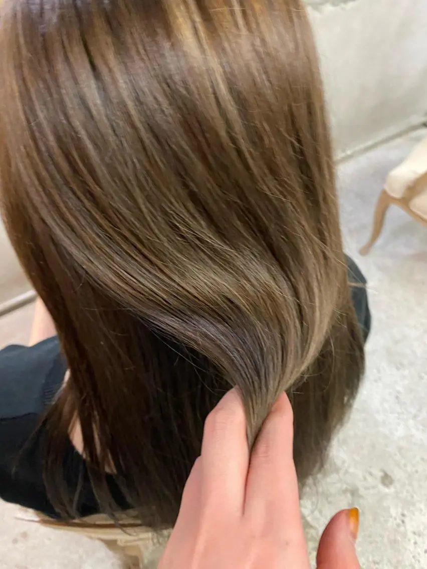 ロング カラー ハイライトカラー オレンジ ハイライト お任せヘア☘️☘️ 及川渚のヘアスタイル