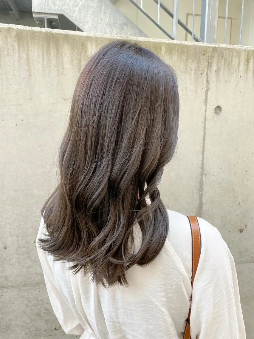ミディアム カラー カット ヘアカラー トリートメント レイヤーカット /透明感カラー西田のヘアスタイル