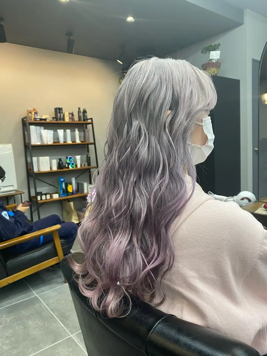 ロング maco 艶感ハイトーン🦋のヘアスタイル