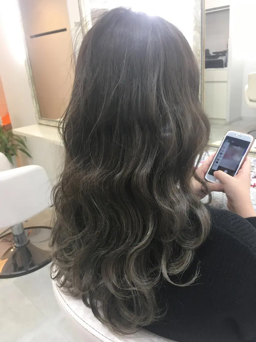 セミロング ロング カラー 髪質改善 中川 翔のヘアスタイル