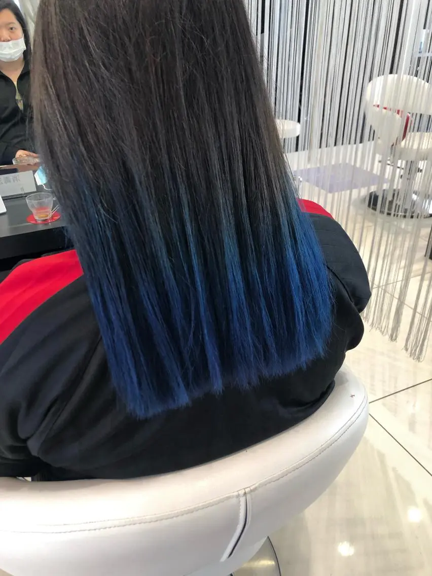 カラー 絹川 琴美のヘアスタイル