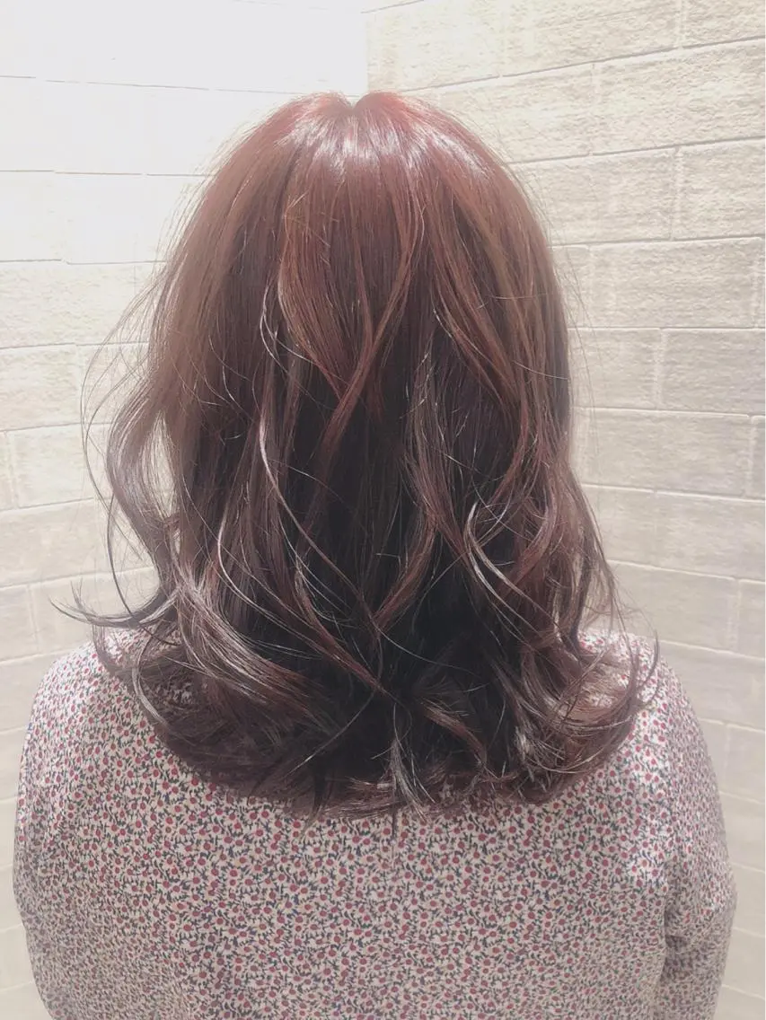 ミディアム カラー ヘアアレンジ ブリーチ ブリーチなしカラー ピンクカラー 久保田 茜のヘアスタイル