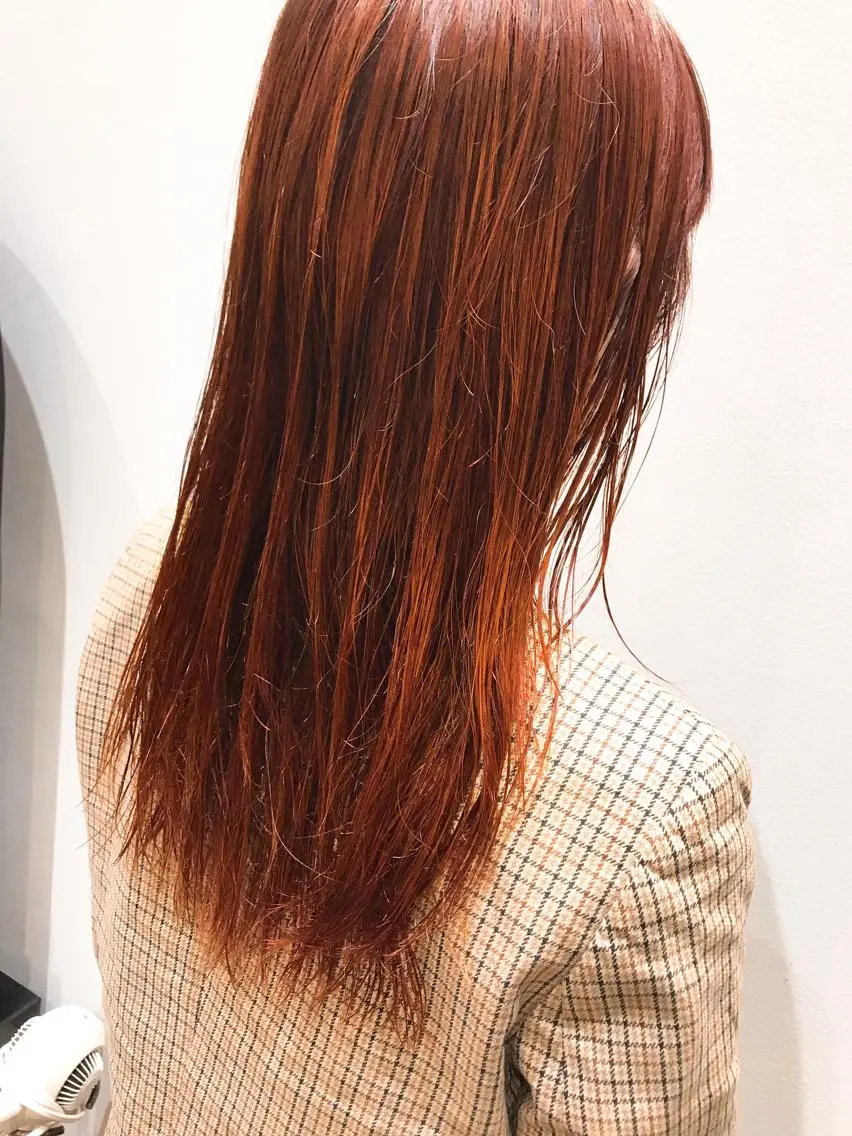 ロング カラー くるくるパーマ aikoのヘアスタイル