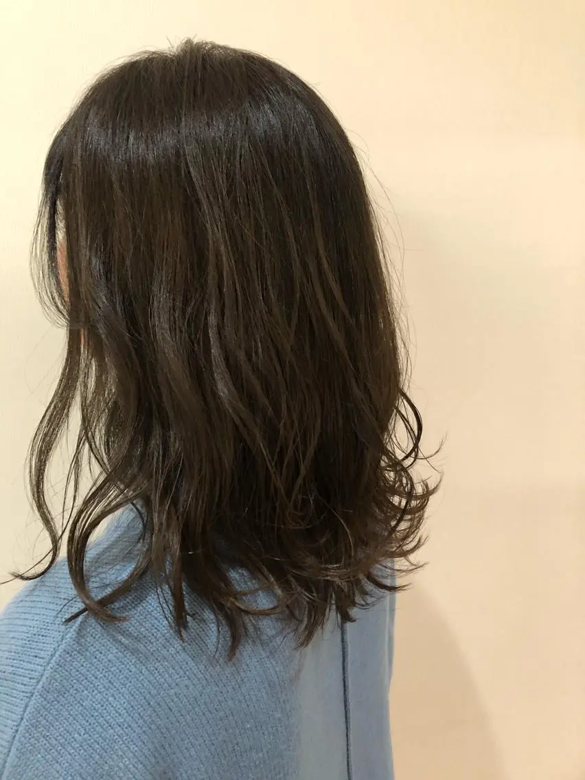 セミロング カラー ベージュカラー 透明感カラー ミント ミントベージュ ヘアカラー 相原 美咲のヘアスタイル
