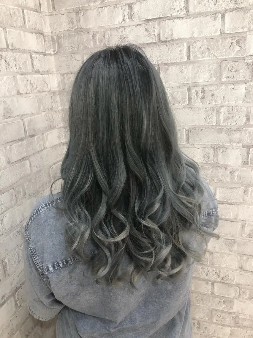 セミロング カラー ヘアアレンジ ヘアカラー トリートメント 秋山 幸太のヘアスタイル