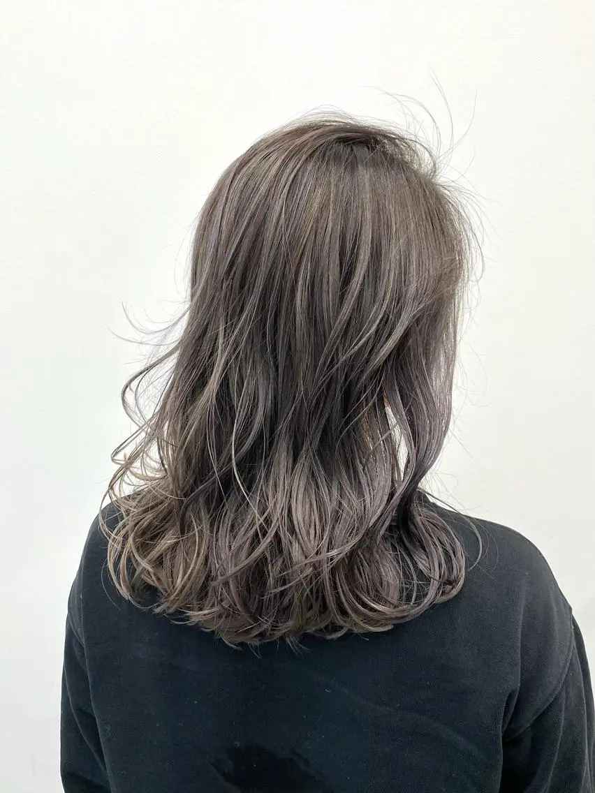 セミロング カラー パーマ ヘアアレンジ 【公式】amble luxe池袋東口🩷のヘアスタイル