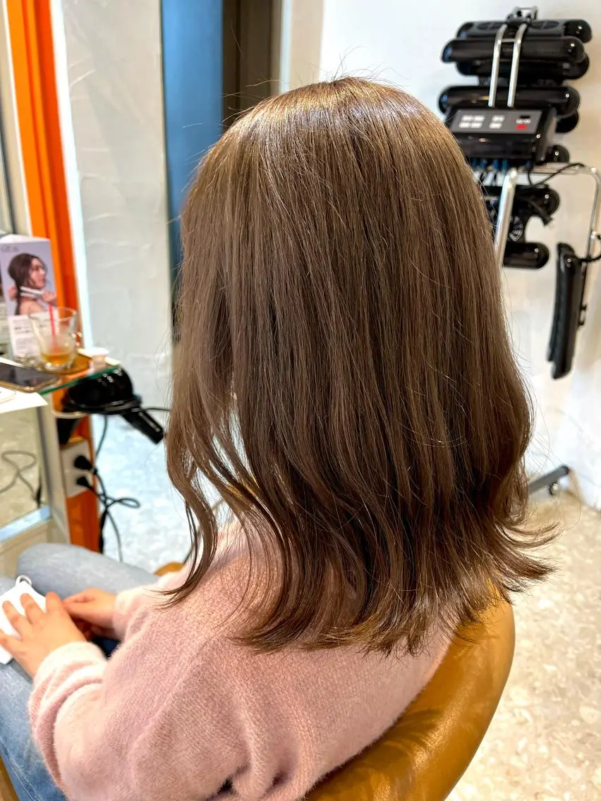 ミディアム カラー ヘアカラー トリートメント うしだ かおるのヘアスタイル