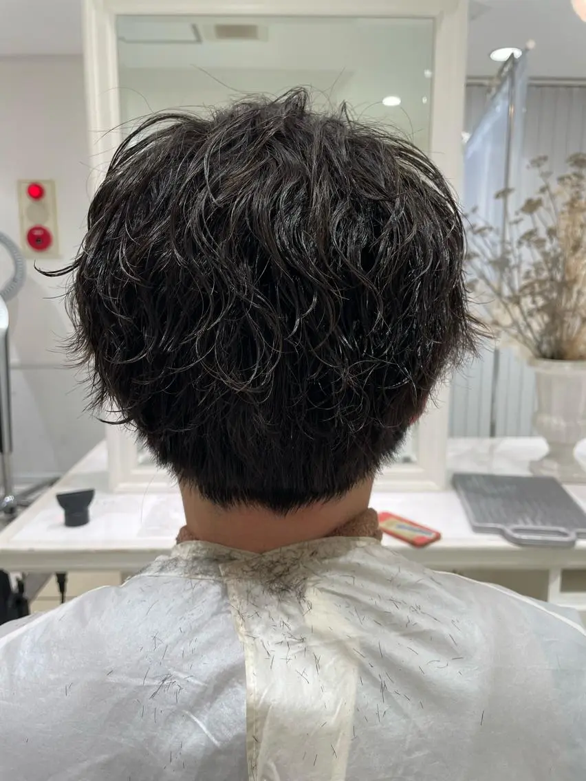 パーマ メンズ メンズパーマ 波巻きパーマ 🔹メンズ縮毛矯正 川島爽楽🔹のヘアスタイル
