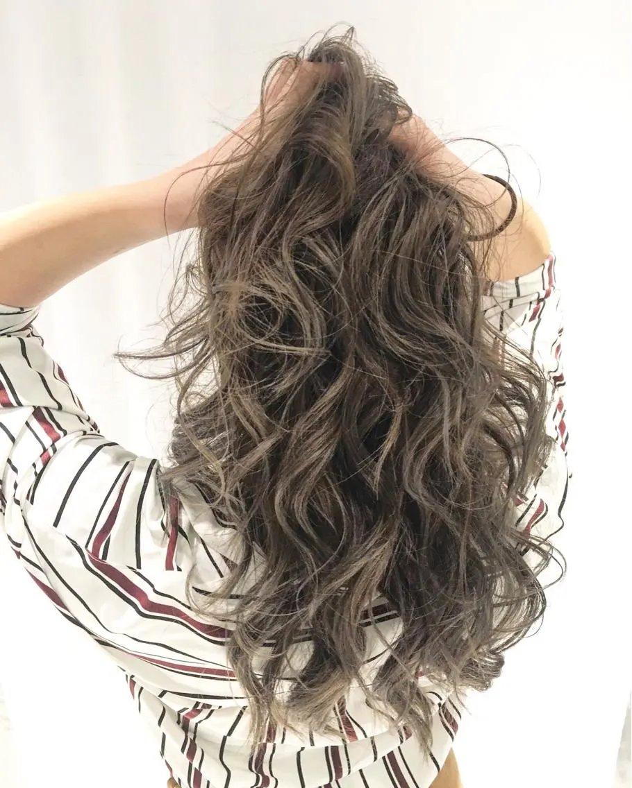 ロング カラー ハイライトカラー ハイライト DAISUKE 美容師のヘアスタイル