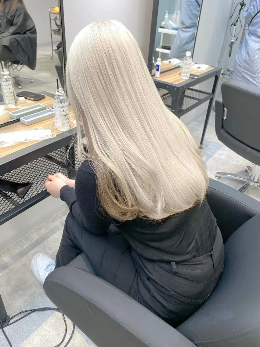 カラー 𝐚𝐨𝐢/ DAOのヘアスタイル