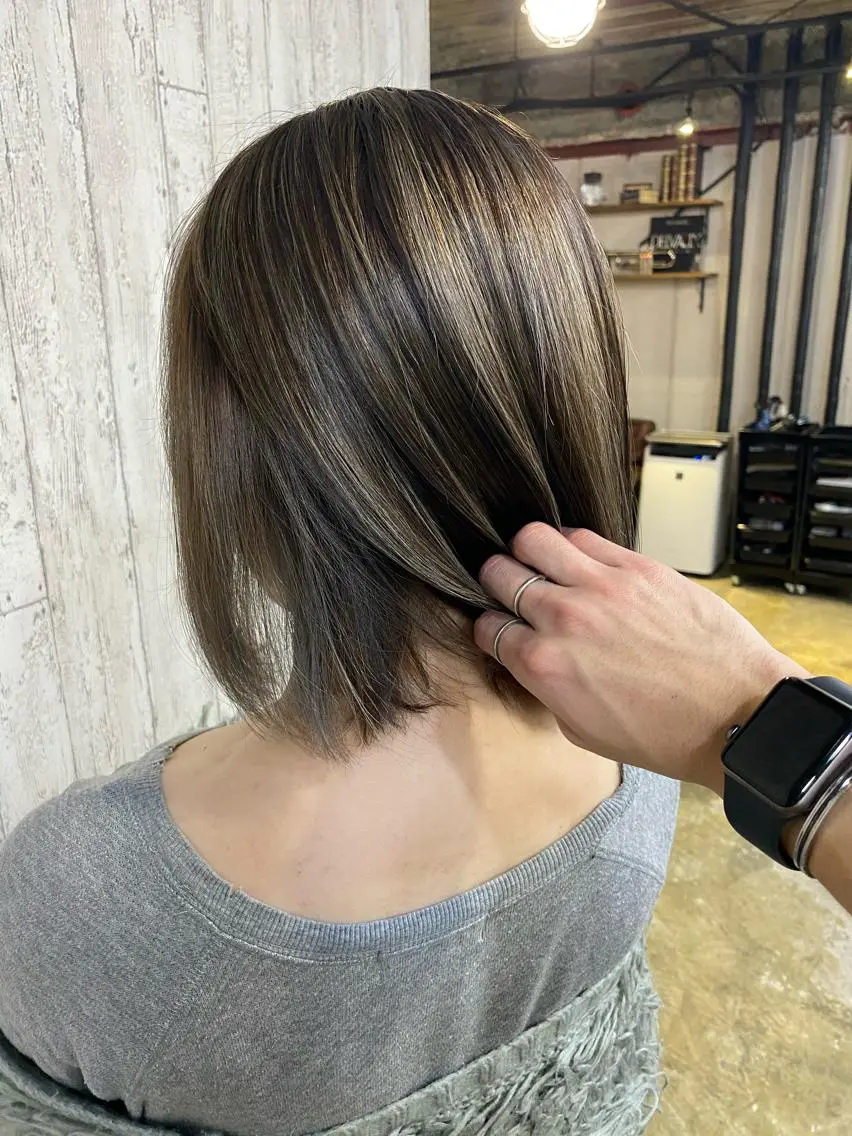 セミロング カラー マツエク・マツパ 勝河 怜楊のヘアスタイル