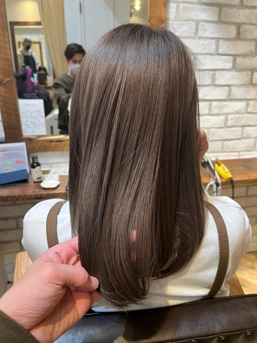 セミロング カラー 香取 康平のヘアスタイル