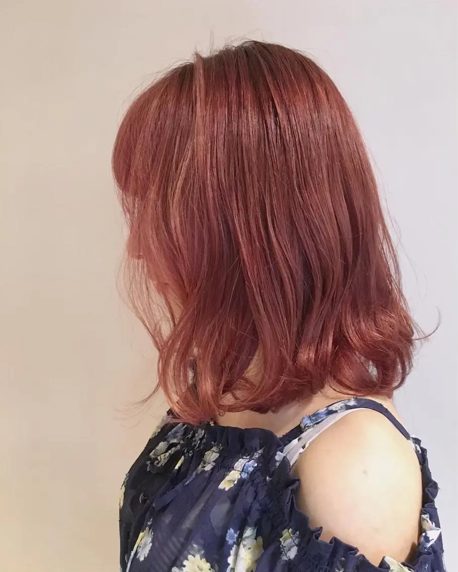 カラー ブリーチ ベージュ/レイヤー 髙橋一哉👨‍🎨のヘアスタイル