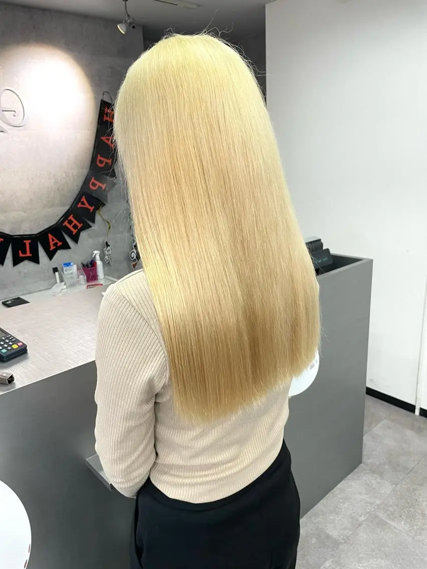 カラー セミロング シールエクステ ブリーチ ケアブリーチ ダブルカラー ハイトーンカラー ヘアカラー トリートメント ハイトーンエクステ 🎩カズキ🎩のヘアスタイル