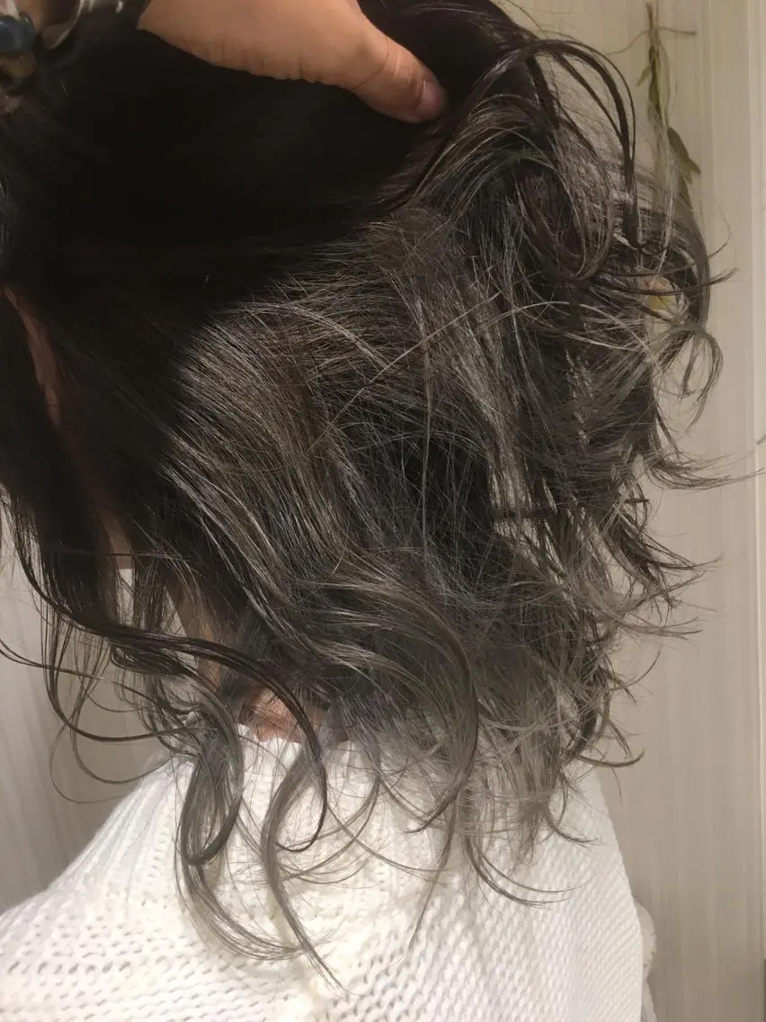 セミロング カラー グレージュ ヘアカラー ハイトーン/ブリーチ 山崎 悠次のヘアスタイル