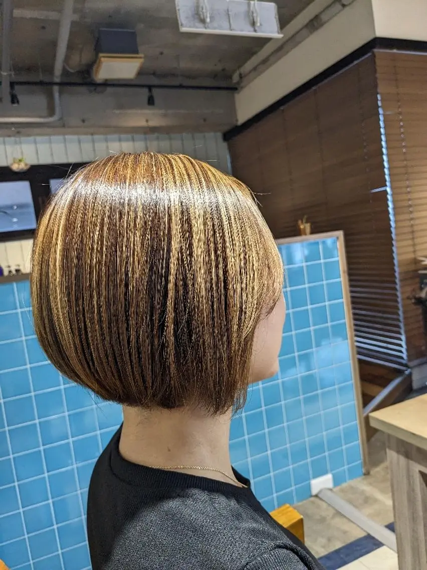 ショート ボブ カット alushe 岡 陽子のヘアスタイル