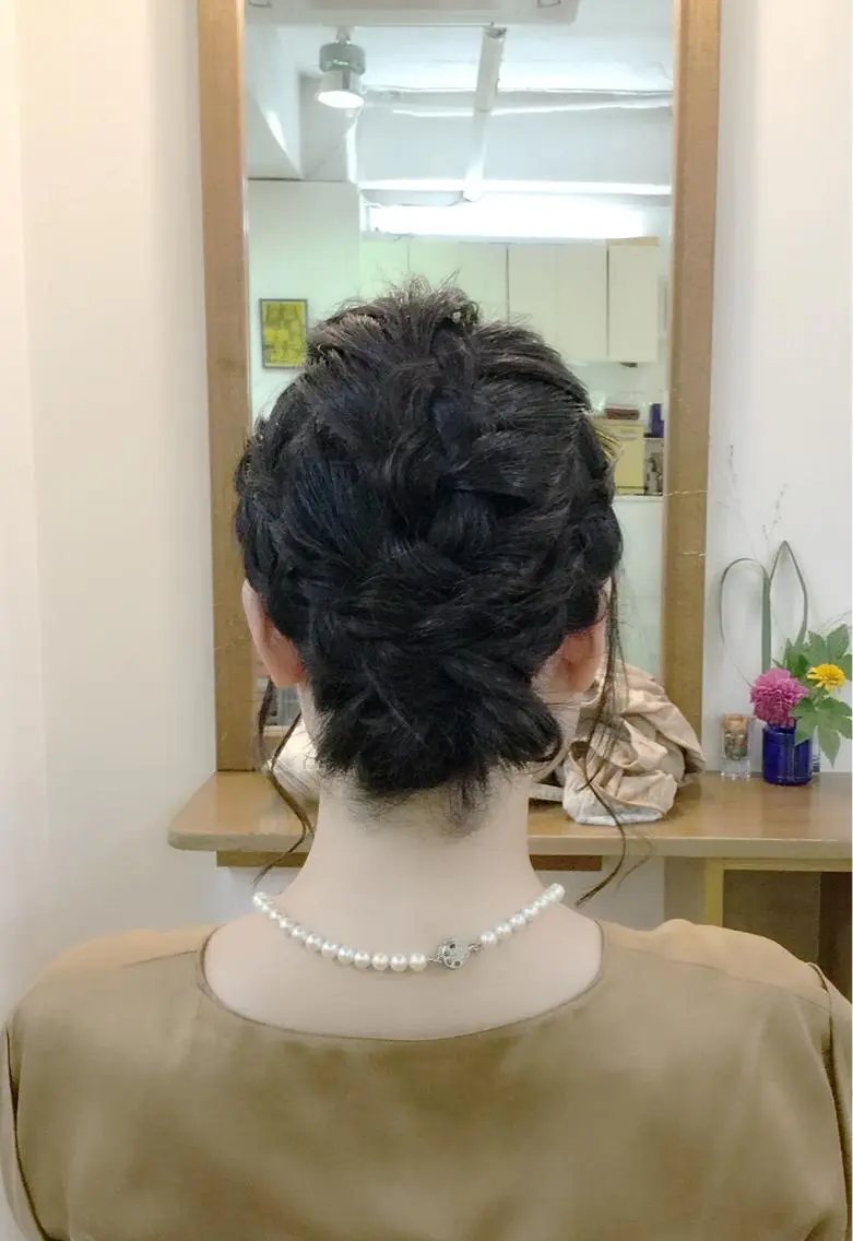 ミディアム ヘアアレンジ 塩崎 春香のヘアスタイル