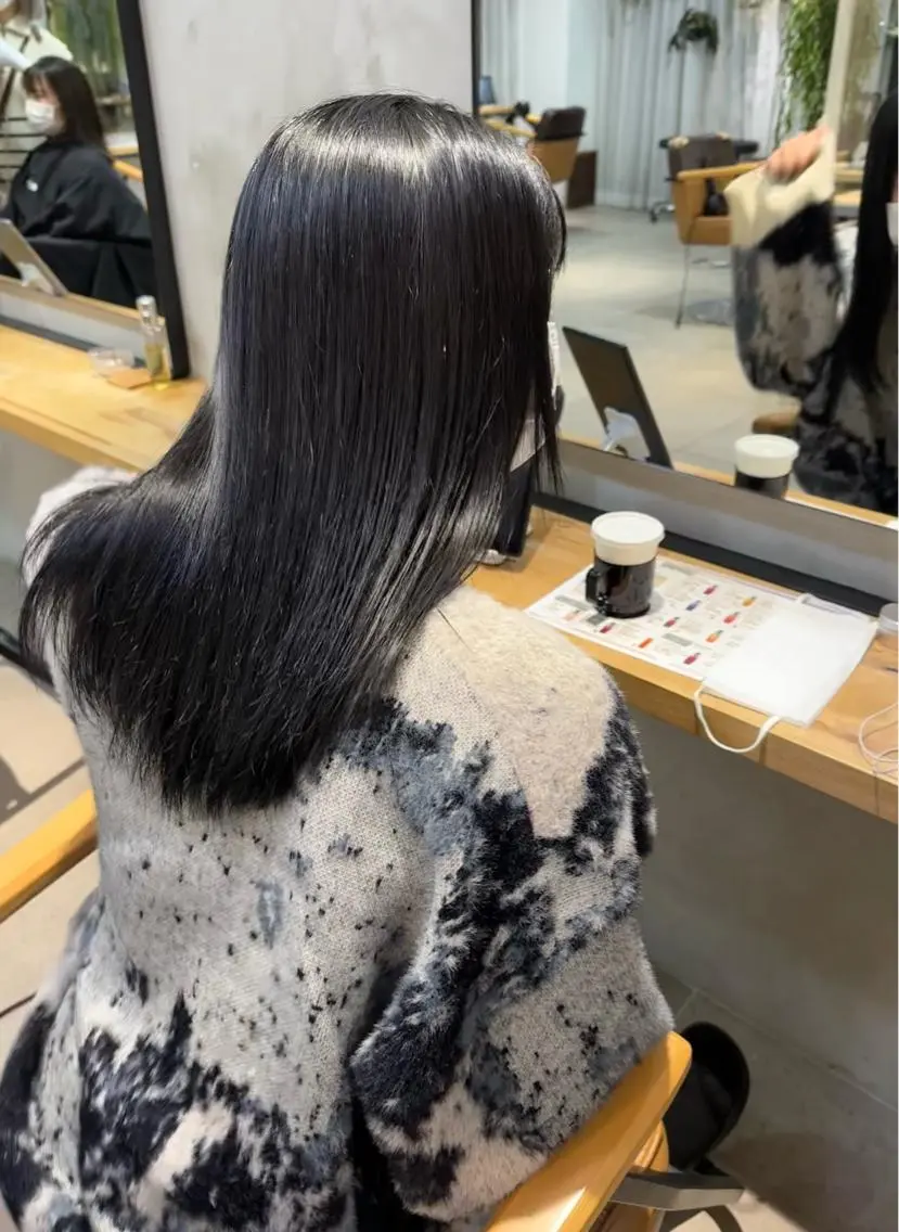 セミロング カラー カット 縮毛矯正 トリートメント REINA☁️透明感 カラー/ぷつっと♡のヘアスタイル