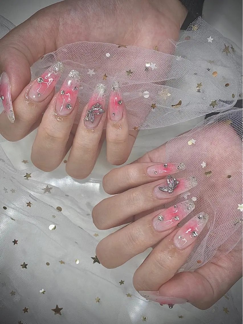 ネイル ワンホンネイル I-nailロング /ワンホン/キラキラのネイルデザイン