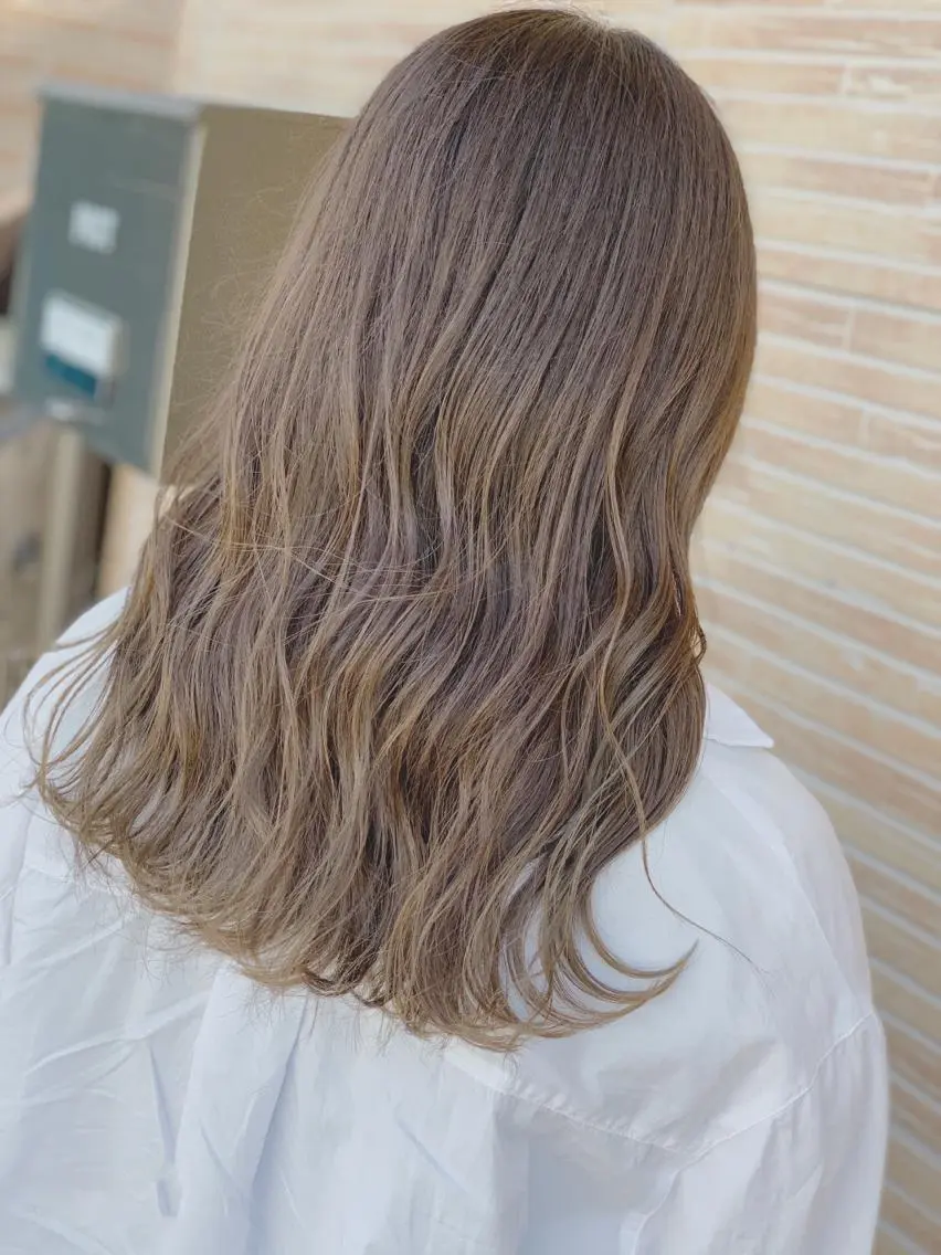 セミロング アッシュ メンズスタイル バレイヤージュ　齋藤のヘアスタイル