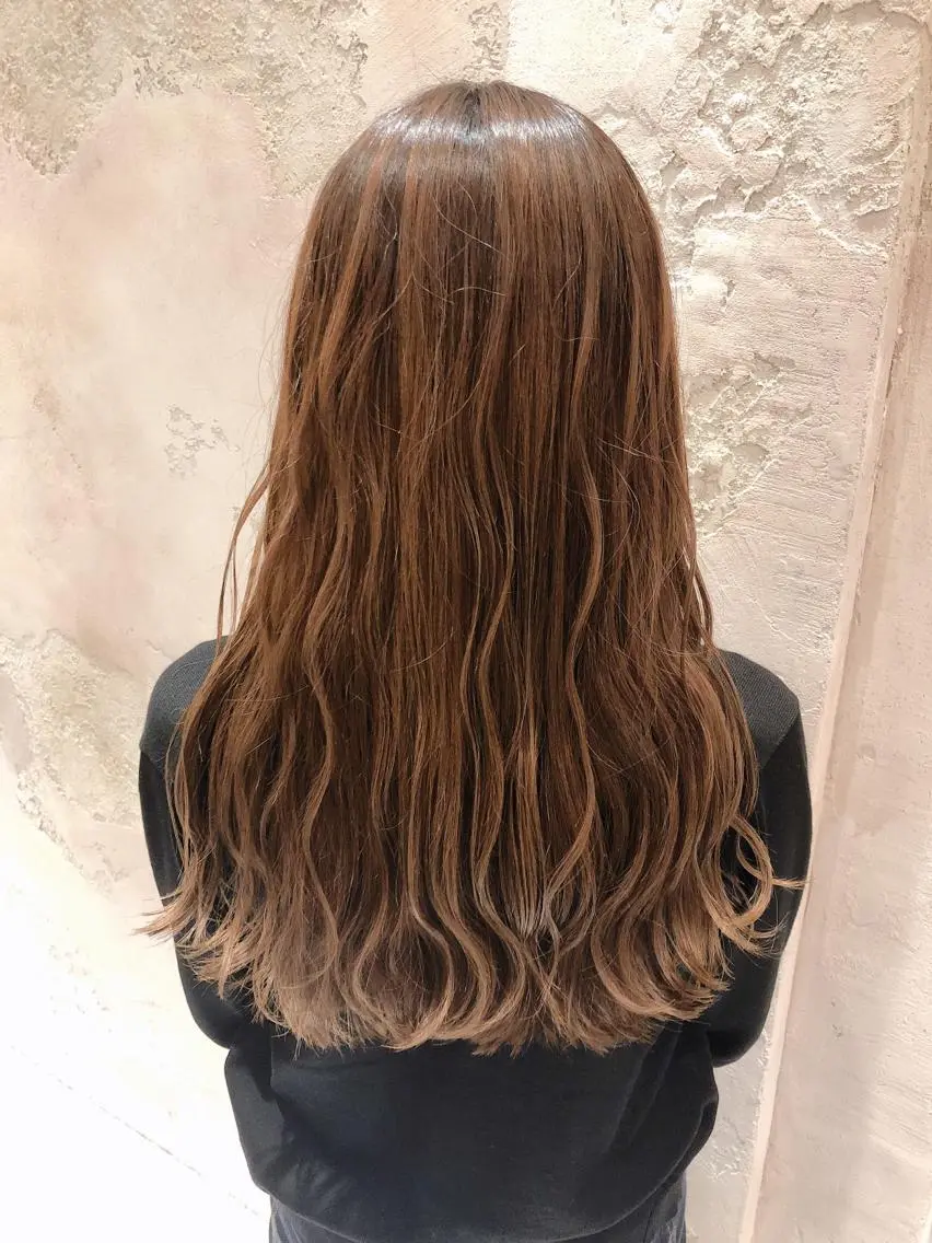 ロング アッシュ カット ヘアカラー トリートメント 代表山口ひな 髪質改善のプロのヘアスタイル