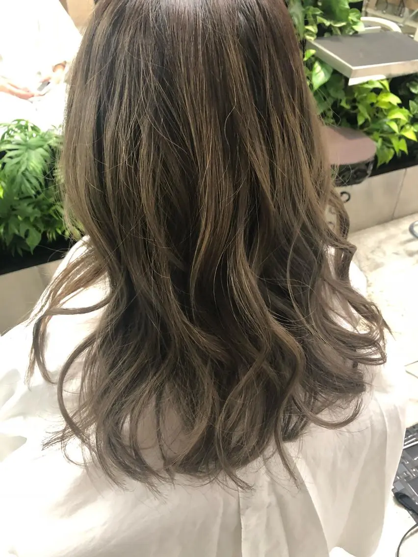 ロング カラー ブリーチ グラデーションカラー 片山美穂 心斎橋・なんばのヘアスタイル