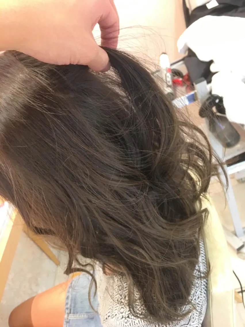 ミディアム カラー ベージュカラー グラデーションカラー ハイライトカラー ハイライト 小田原NO1 美容師 飯田飛翔のヘアスタイル
