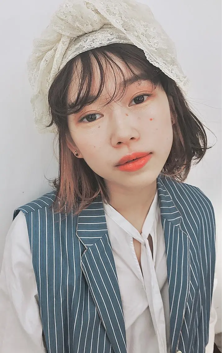 ショート カラー ベージュカラー デザインカラー イヤリングカラー ピンクカラー ピンクベージュ 💓パーマ，💗 レイヤーカットのヘアスタイル