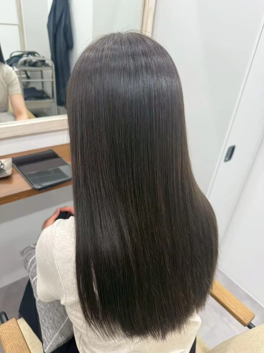 ロング ハイライト 髪質改善 レイヤーカット 縮毛矯正 トリートメント newi grande 横浜店のヘアスタイル