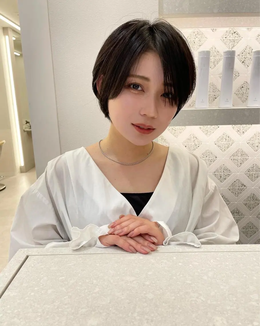 ショート カラー ショートボブ ショートレイヤー ハンサムショート 丸みショート ボブ 木原良 (キハラ リョウ)のヘアスタイル