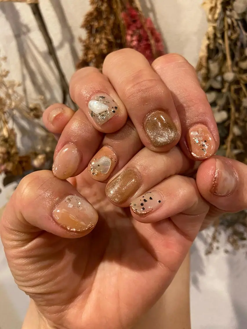 ネイル キラキラネイル ミラーネイル ニュアンスネイル ショートネイル 冬ネイル . unffのネイルデザイン