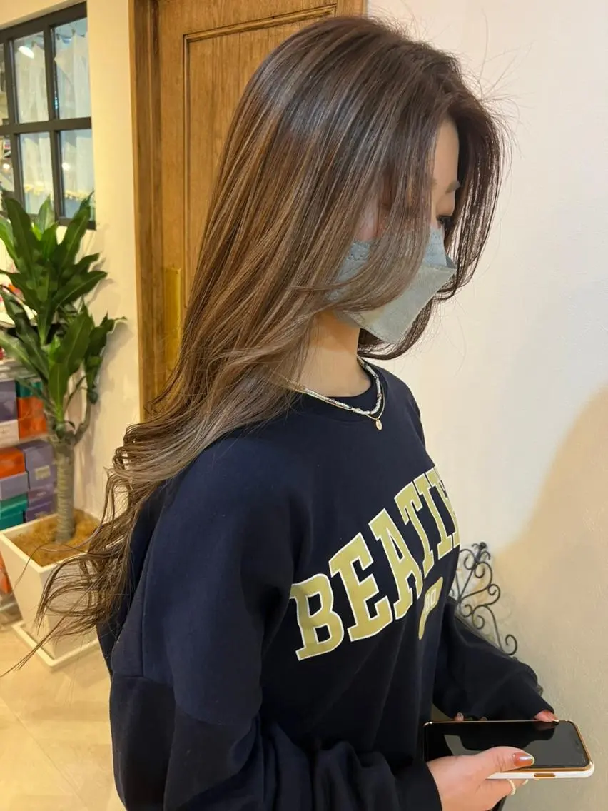 ロング カラー パーマ ヘアアレンジ 成人式 アディクシーカラー アッシュ バレイヤージュ ミストバング newi 川崎店のヘアスタイル