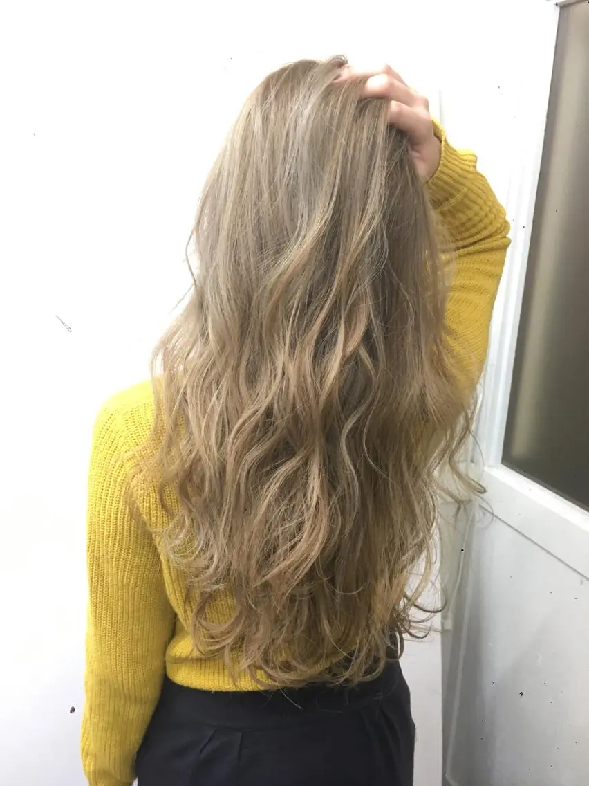 ロング カラー ハイライトカラー ハイライト レイヤーカット ローレイヤー Loob.TOKYO MIYA🌈のヘアスタイル