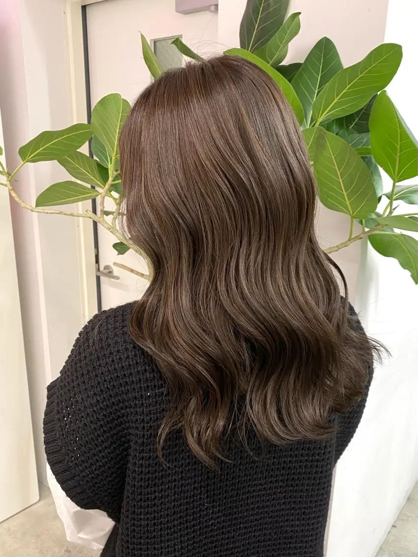セミロング カラー ヘアアレンジ Ayuri🫧 diar blueのマツエク・マツパデザイン