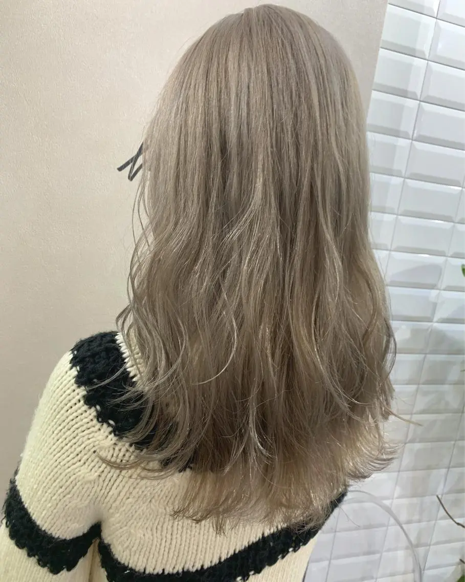 ロング カラー ブリーチ カット ヘアカラー トリートメント hubhair レイヤー/透明感のヘアスタイル