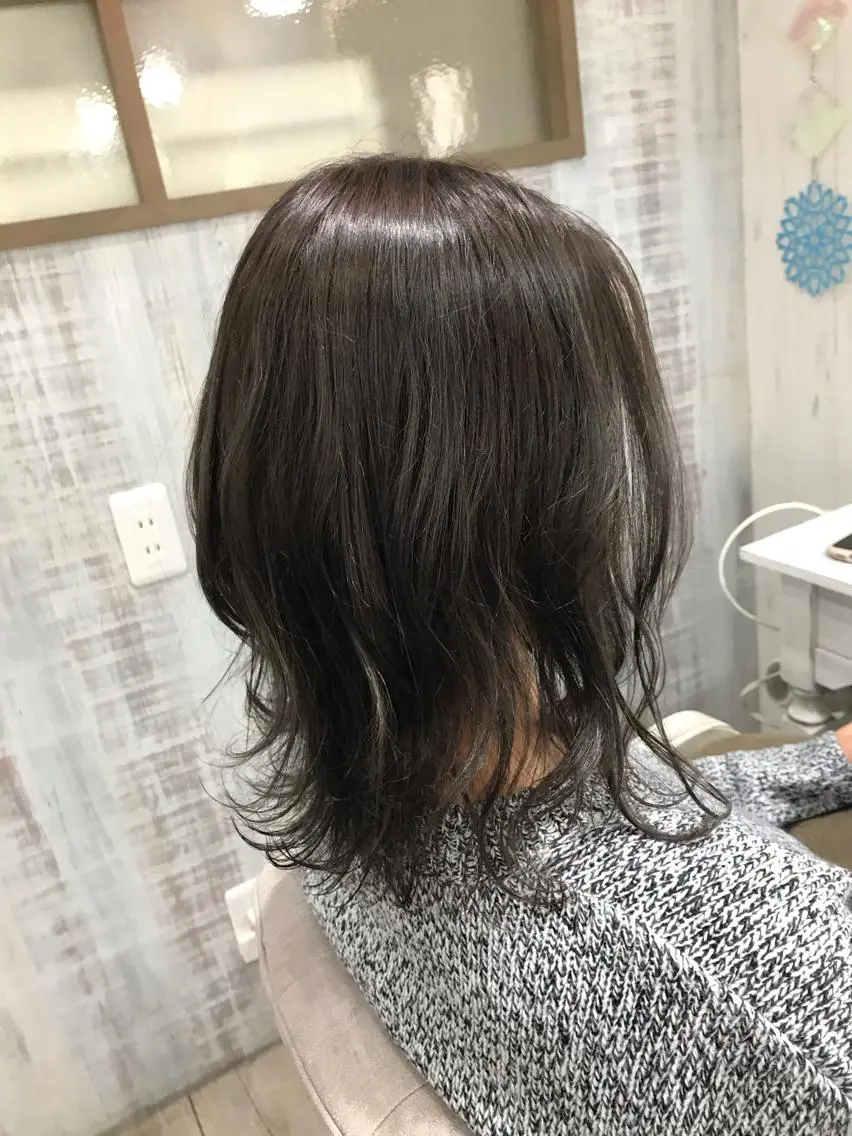 ミディアム アッシュ アッシュグレー ネモトメイナ🌿 今月末で退職しますのヘアスタイル