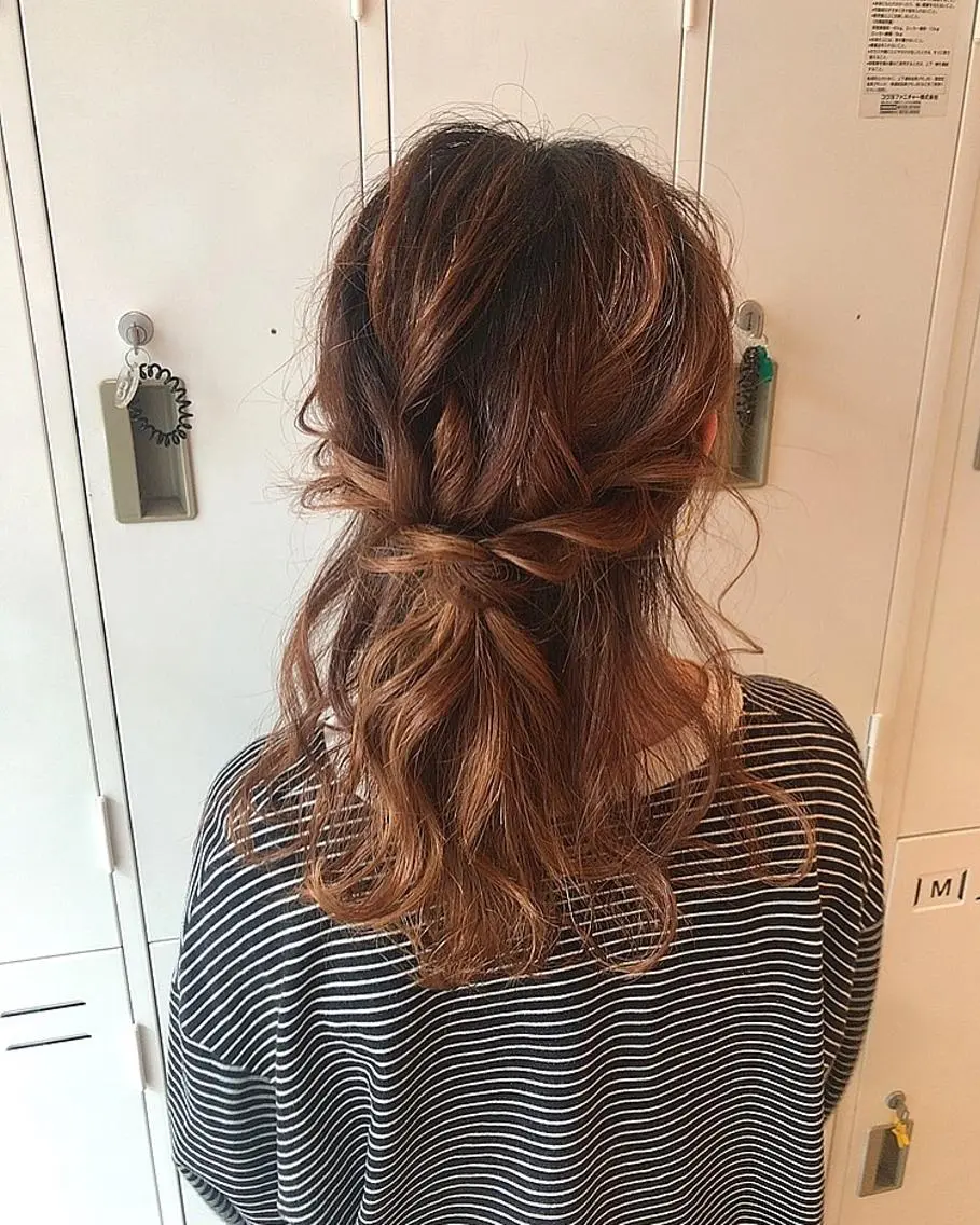 セミロング ヘアアレンジ ハーフアップ 林 瑠夏のヘアスタイル