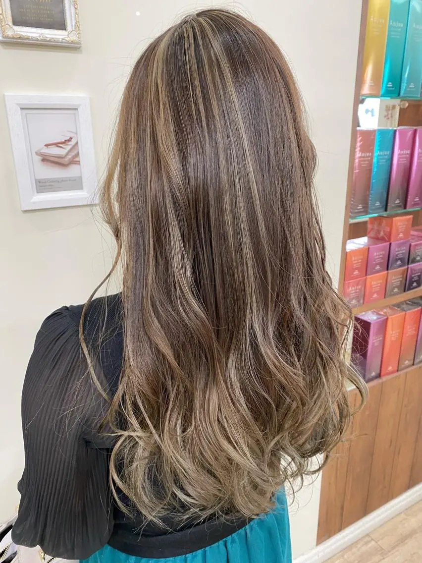 カラー SALOWIN栄 高須大貴のヘアスタイル