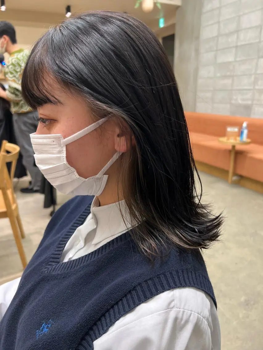 カラー ブリーチ グレージュ kento レイヤーカットのヘアスタイル