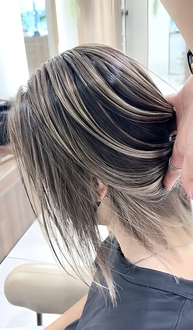 ロング カラー バレイヤージュ ハイライトカラー ハイライト レイヤーカット ヘアカラー ASH大宮/ブリーチ 髪質改善/カラーのヘアスタイル