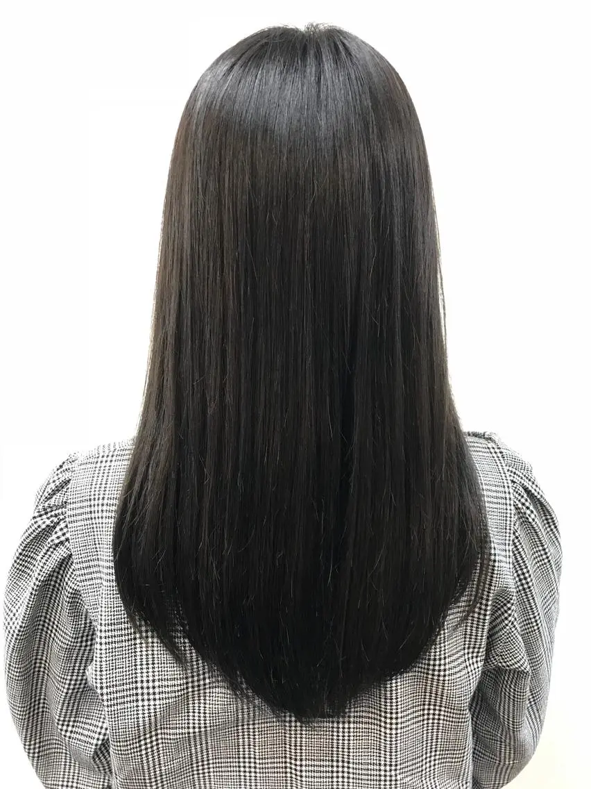 セミロング カラー 黒髪 ブルーカラー ブルーブラック カット ヘアカラー トリートメント 吉森 満俊のヘアスタイル