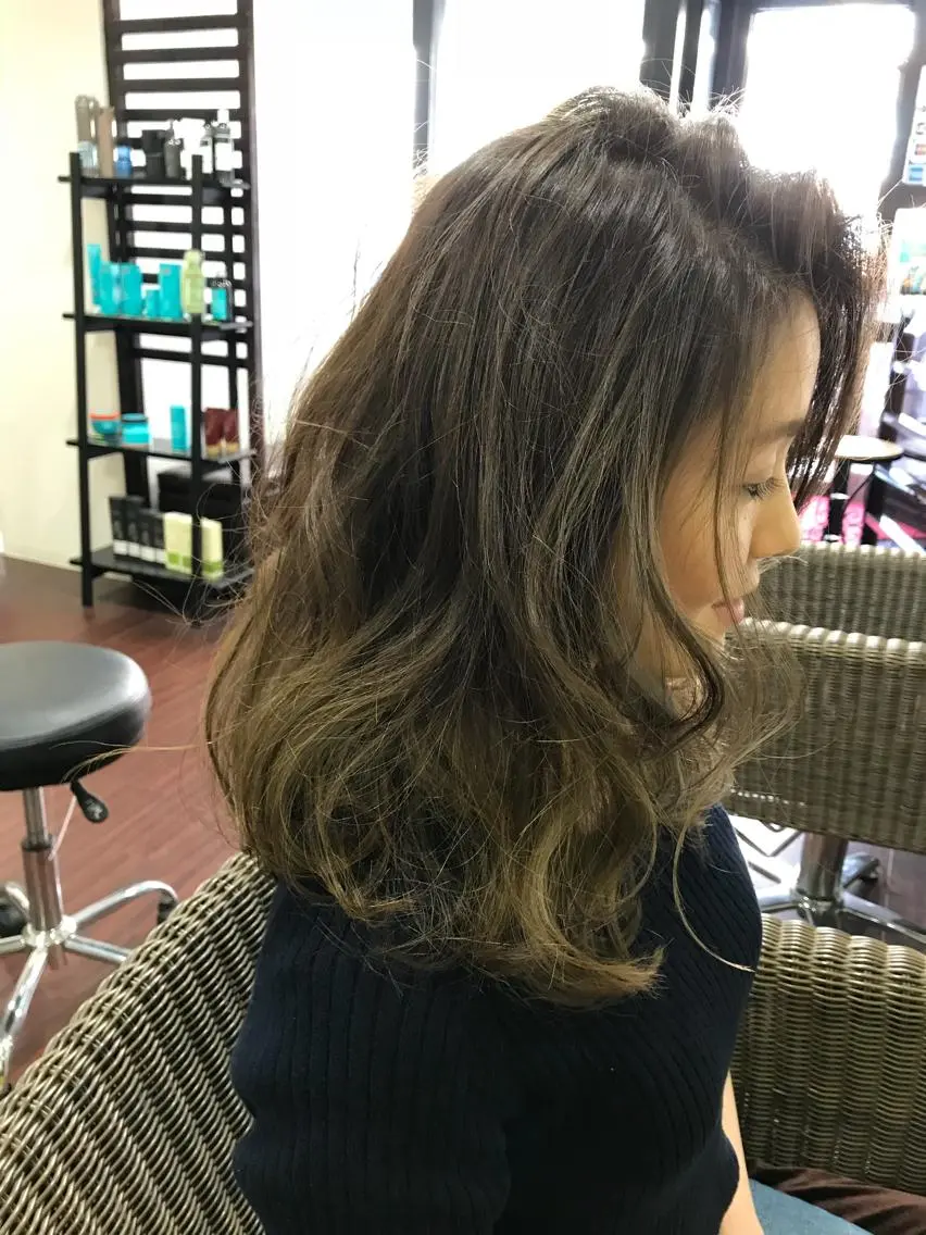 ミディアム カラー ハイライトカラー ハイライト ママ美容師 ＊ヒマワリのヘアスタイル