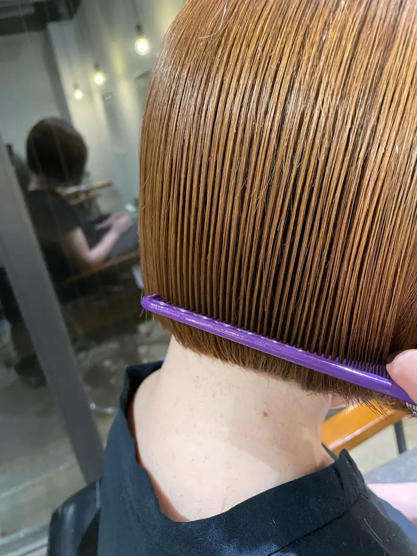ショート カラー ボブ 佐藤 世怜奈のヘアスタイル
